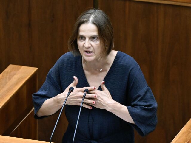 SR Bratislava NRSR parlament 16. schôdza mimoriadna BAX