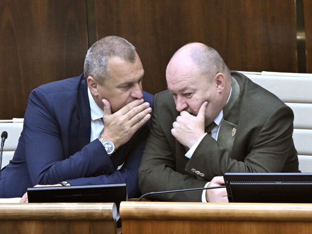 SR Bratislava NRSR parlament 16. schôdza mimoriadna BAX