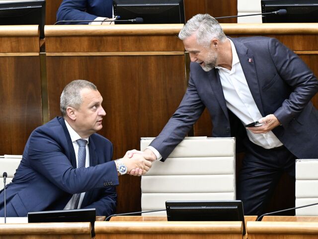 SR Bratislava NRSR parlament 16. schôdza mimoriadna BAX