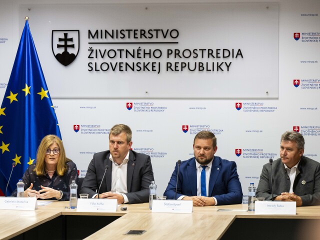 SR MŽP TK medveď hnedý mimoriadna situácia BAX