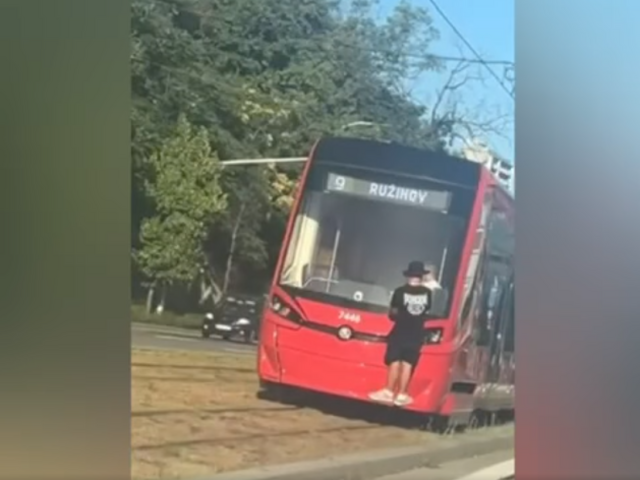 električka Bratislava kaskadér