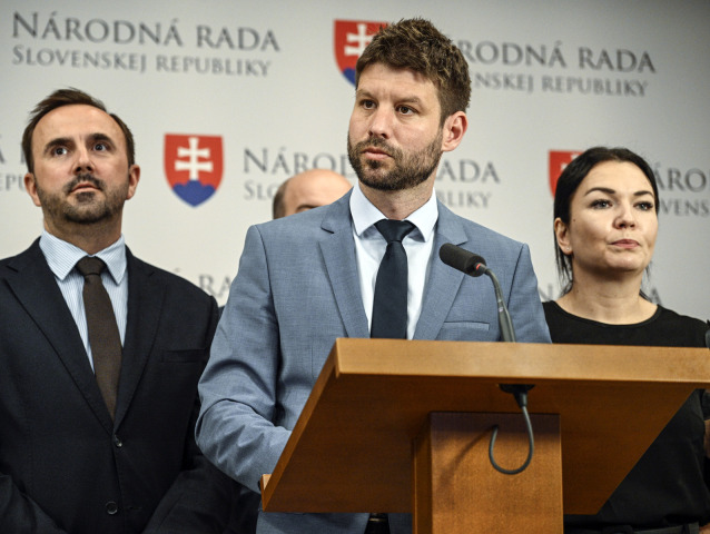 Beáta Jurík / Štefan Kišš / Michal Šimečka /
