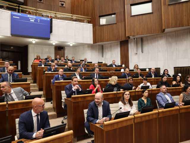 parlament, nr sr