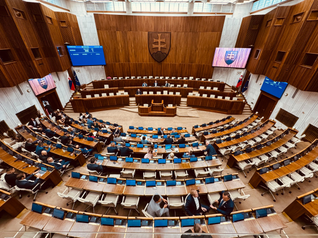 parlament, nr sr