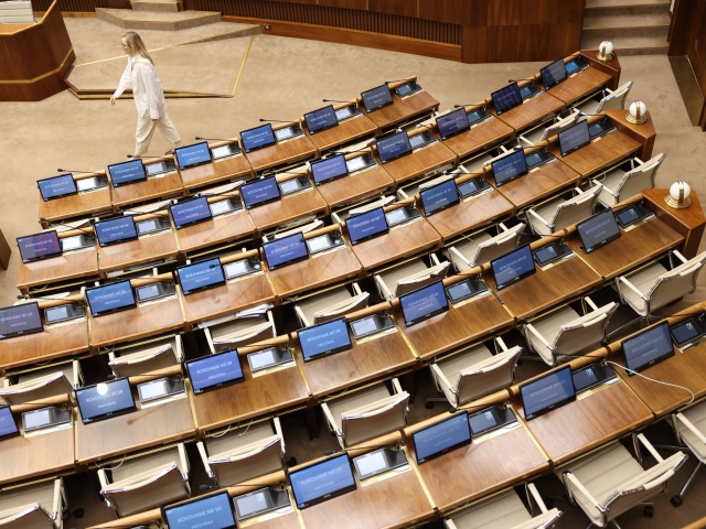 Parlament, nr sr