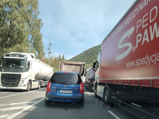 Strečno, premávka