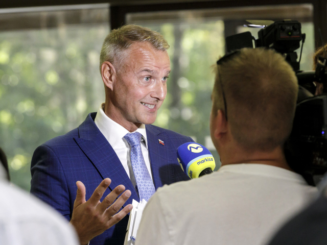 SR vláda 46. zasadnutie BAX