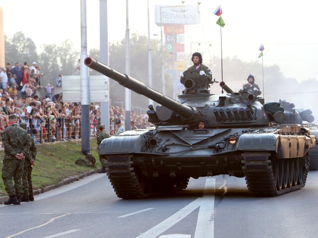 Vojenská prehliadka / Tank /