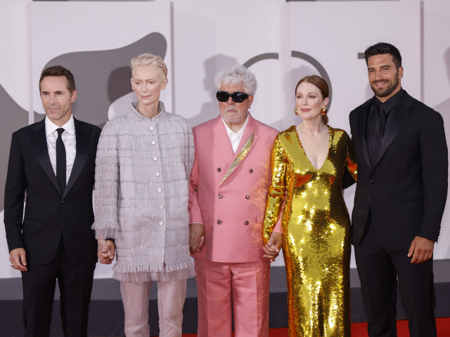Alessandro Nivola, Tilda Swinton, režisér Pedro Almodovar, Julianne Moore a Alvise Rigo