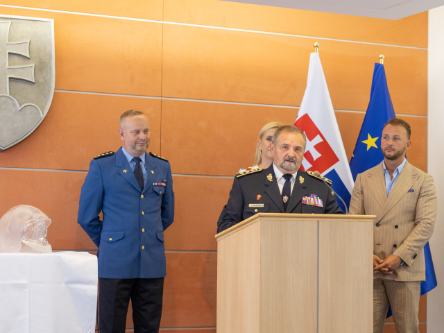 Vyhlásenie Ankety Dobrovoľní hasiči roka - prezident Dobrovoľnej požiarnej ochrany Slovenskej republiky Bc. Jozef Smolinský