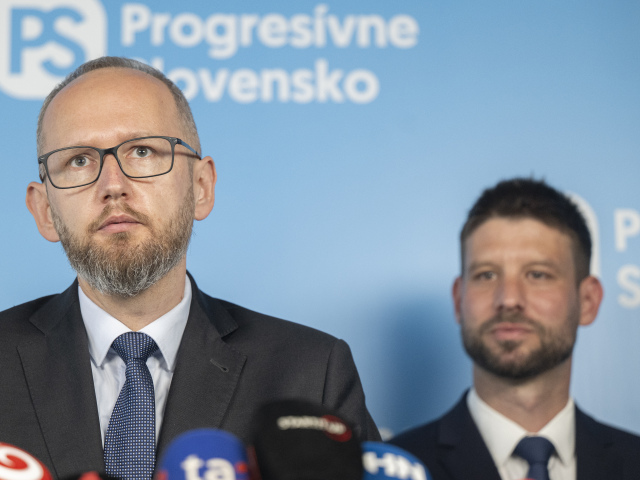 SR PS Šimečka posila nová Bátor TK BAX