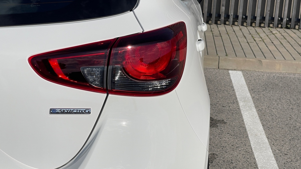 Mazda2 e e-Skyactiv G90 (2024)