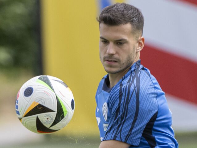 06. László BÉNES