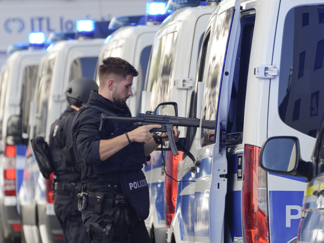 Nemecko Mníchov polícia podozrivý streľba