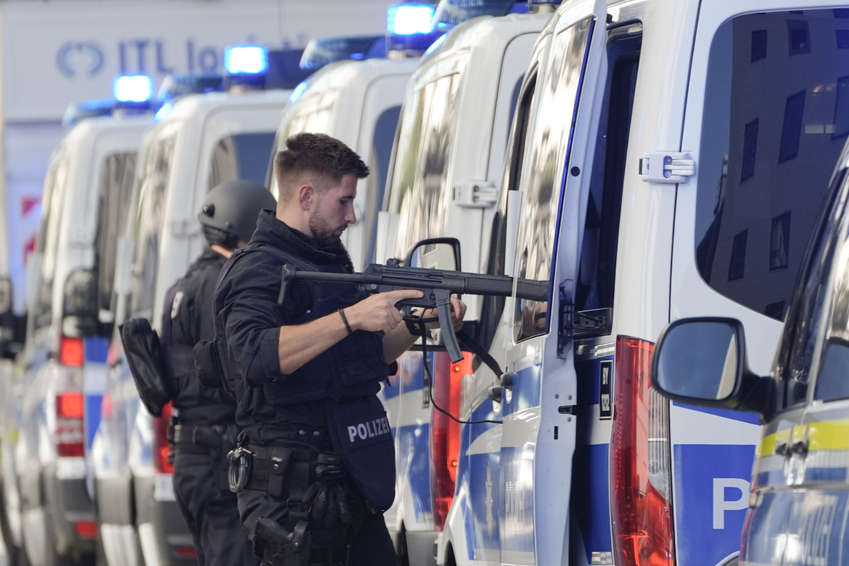 Nemecko Mníchov polícia podozrivý streľba