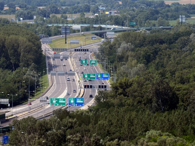 Obchvat / Cesta / Pečnianský les /