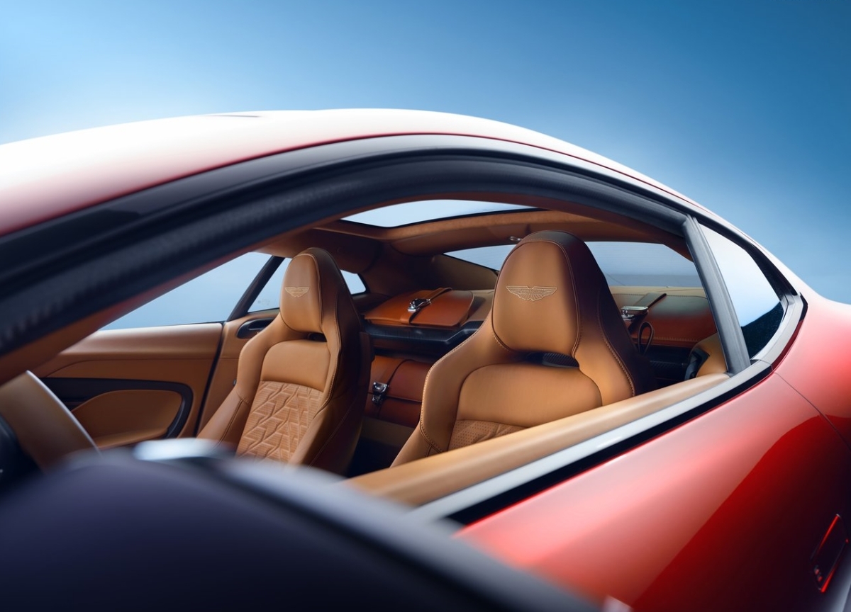 Aston Martin Vanquish 2025 13
