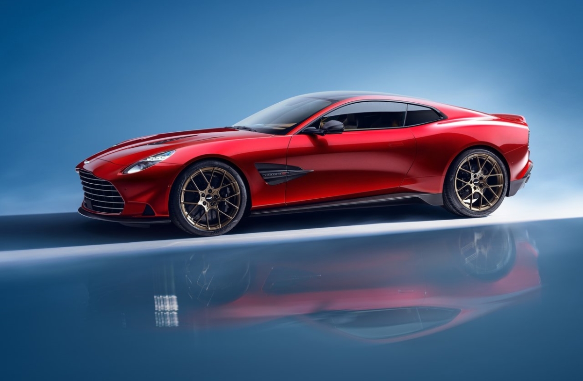 Aston Martin Vanquish 2025