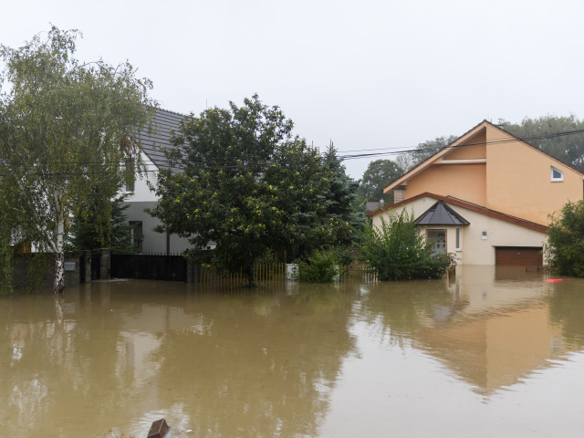 Devínska Nová Ves, Povodeň, Bratislava
