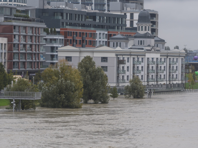 SR Bratislava povodne situácia Dunaj BAX