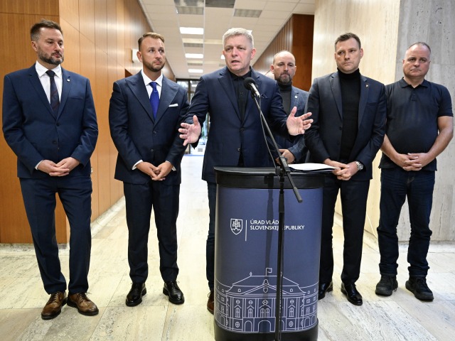 SR vláda mimoriadne zasadnutie BAX