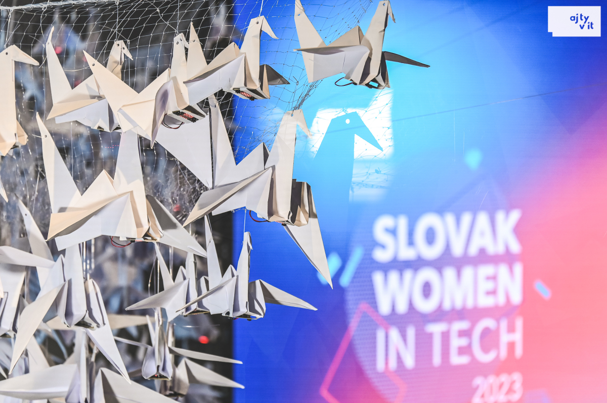 SWi T Aj Tyv IT hlavny program 12102023 martina mlcuchova logo-15