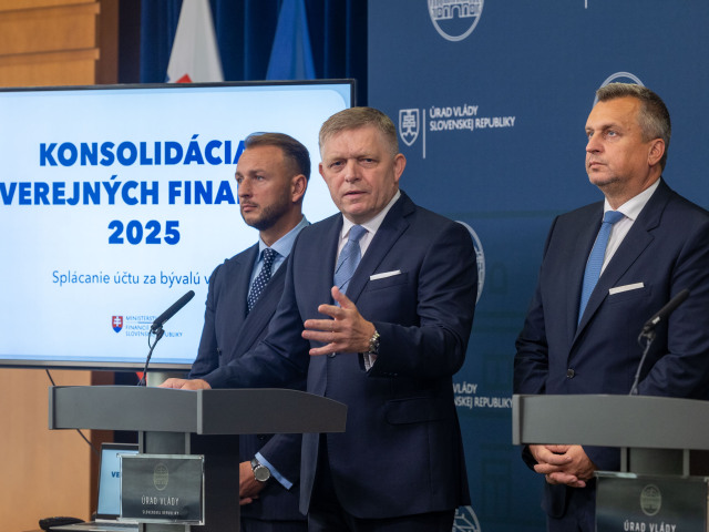 konsolidácia verejných financií 2025, Fico, Danko, Šutaj Eštok