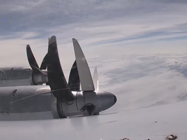 Ruské stratické bombardéry blízko pobrežia Aljašky, Tu-95MS