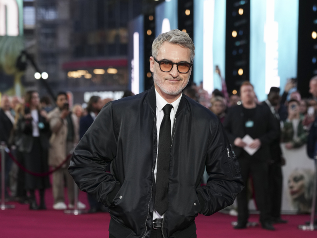 Joaquin Phoenix na premiére filmu 'Joker: Folie A Deux' .