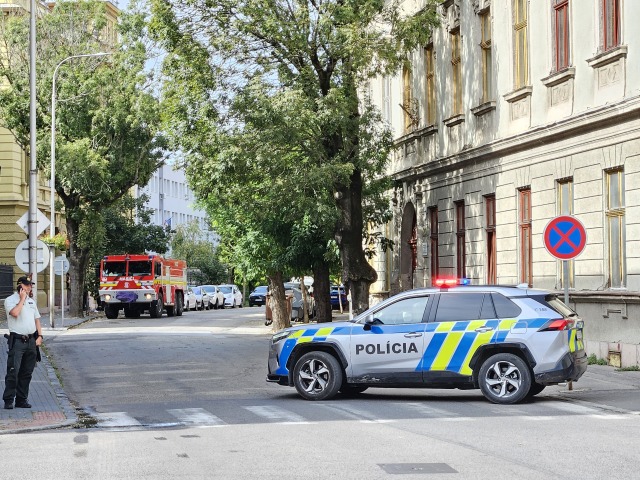 Komárno polícia hasiči súd bomba