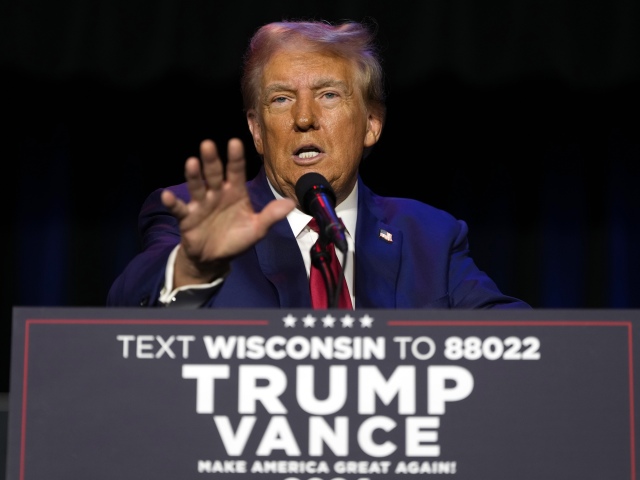 Republikánsky kandidát na prezidenta, bývalý prezident Donald Trump, vystúpil na predvolebnom mítingu v sobotu 28. septembra 2024 v Prairie du Chien vo Wisconsine.