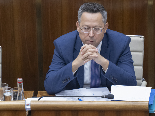 SR NRSR 19.schôdza 15.deň konsolidácia BAX