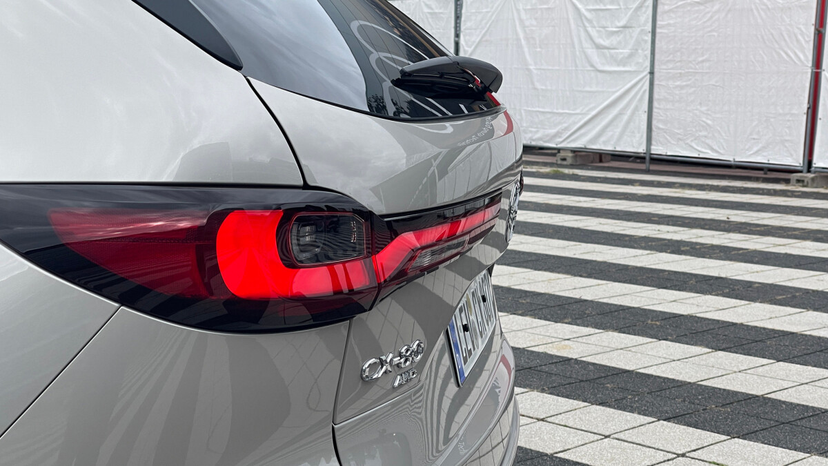 Nová Mazda CX-80 (2024)
