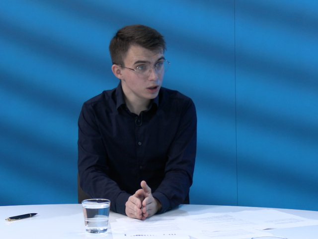 Filip Kužma, Ide o peniaze