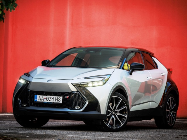 Toyota C-HR PHEV GR Sport - test 2024
