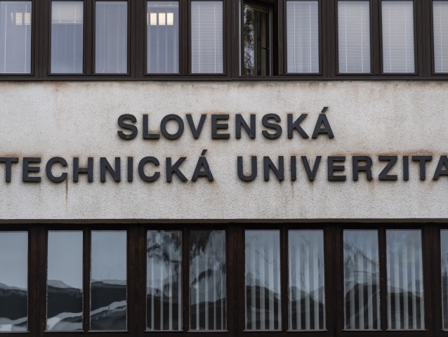 Slovenská technická univerzita / STU /