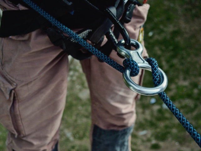 istenie, horolezec, lano, skoby, zip-line,