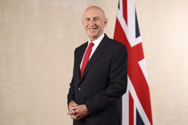 John Healey - britský minister obrany