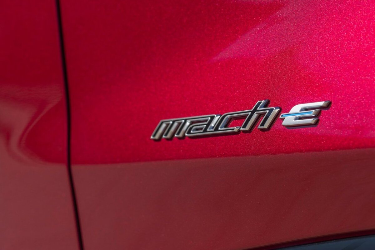 Ford Mustang Mach-E - 2025