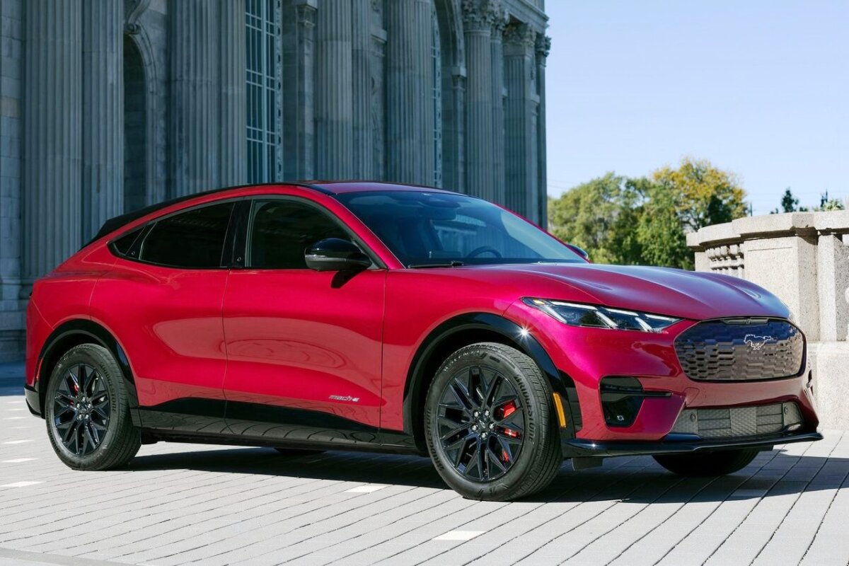 Ford Mustang Mach-E - 2025