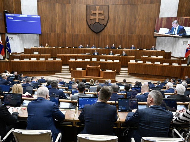 NRSR, parlament, poslanci