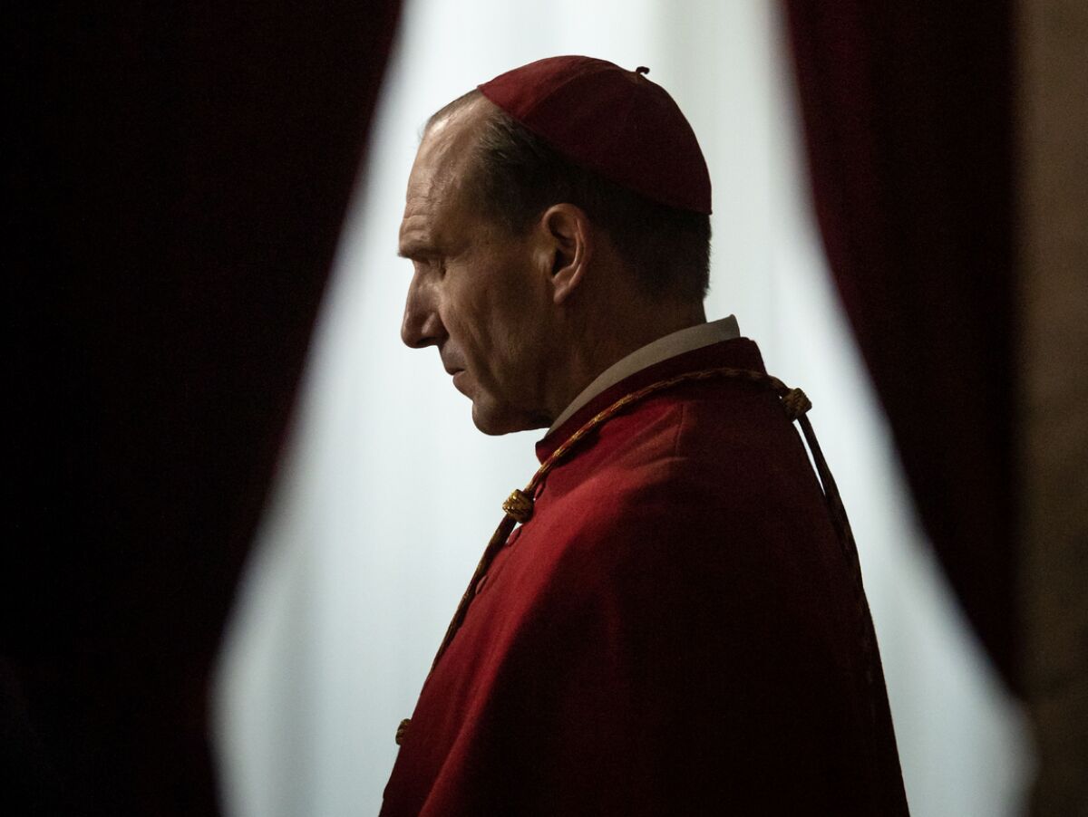 Konkláve film Ralph Fiennes