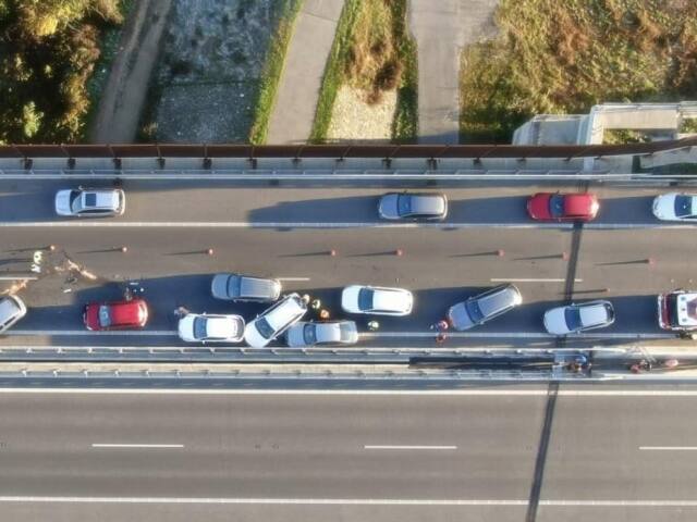 nehoda, hromadná, bratislava, zrážka