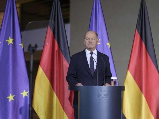 Nemecký kancelár Olaf Scholz požiada po Novom roku Spolkový snem o vyslovenie dôvery.