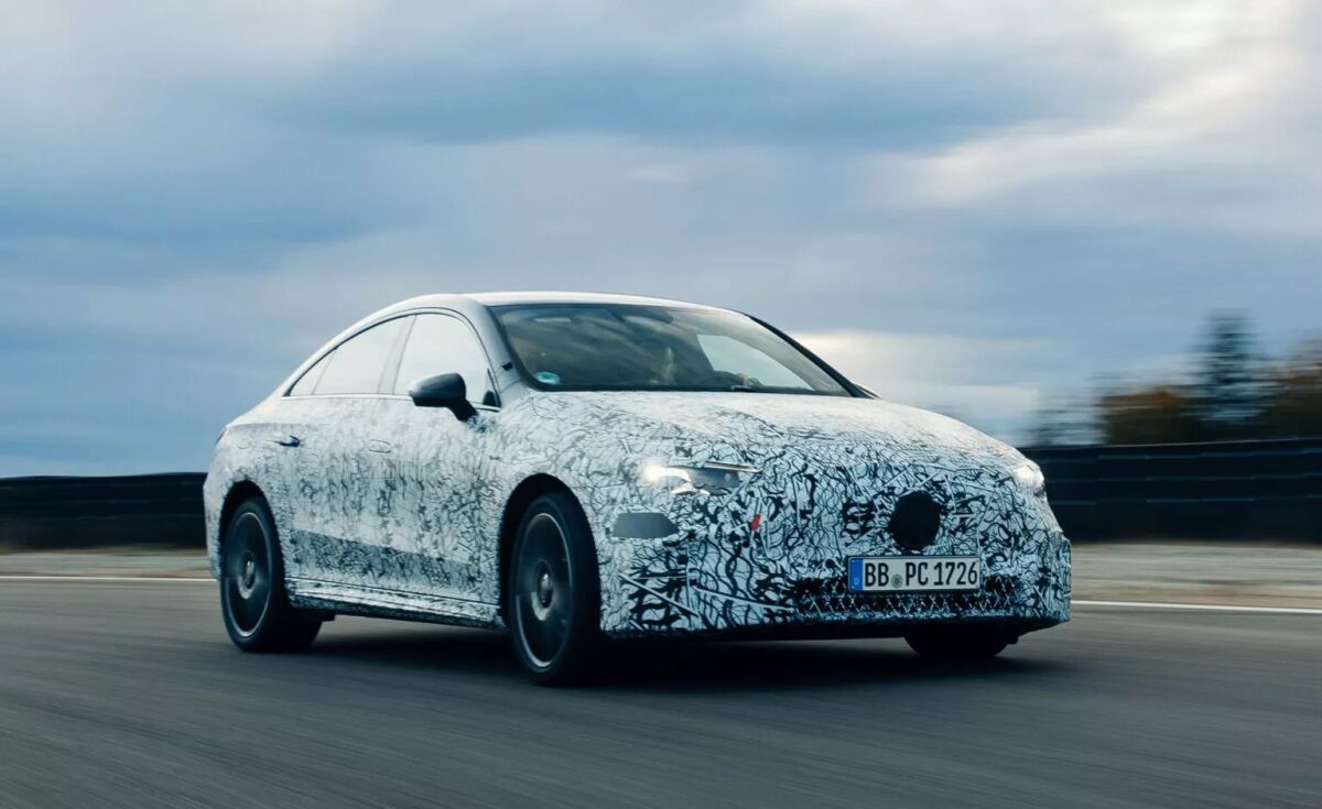 Mercedes-Benz CLA - maskovaný testovací prototyp 2024