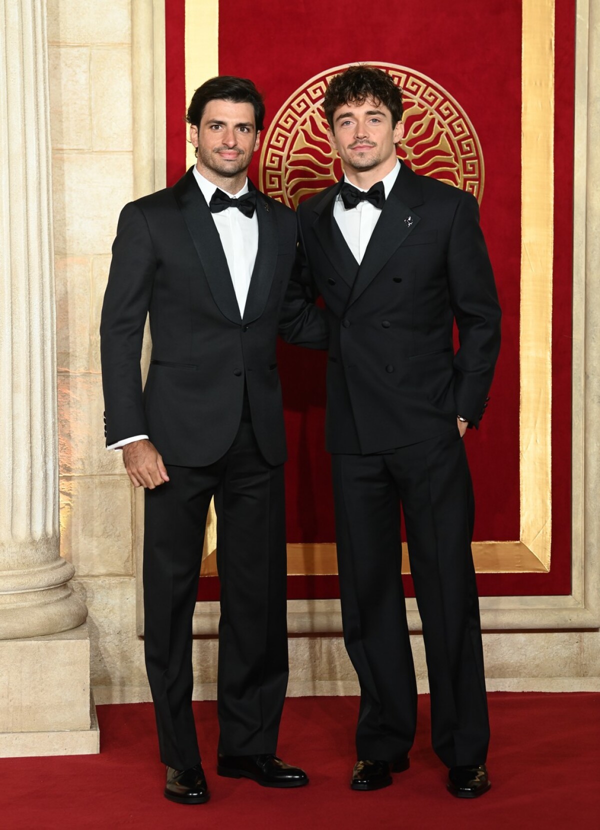 Carlos Sainz Jr. (vľavo) a Charles Leclerc 
