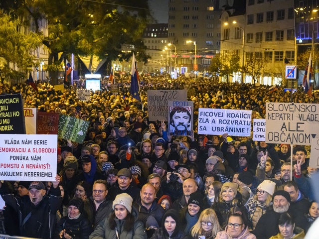 Nežná revolúcia / Protest / Opozícia / Námestie SNP /