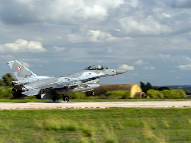 Poľská stíhačka F-16