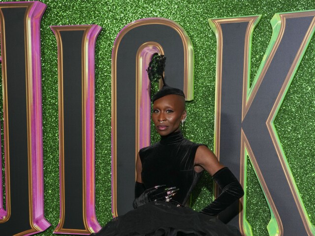 Cynthia Erivo v kreácii Schiaparelli Haute Couture