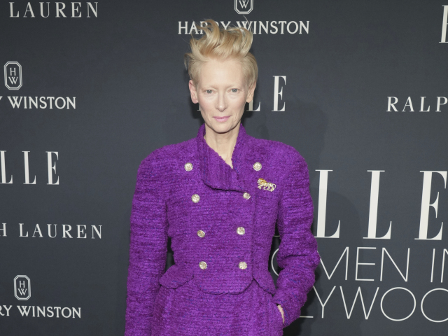 Herečka Tilda Swinton v komplete Chanel Haute Couture. 